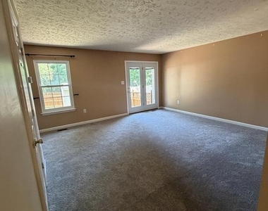 107 Peridot Place - Photo Thumbnail 7