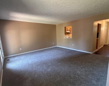 107 Peridot Place - Photo Thumbnail 15