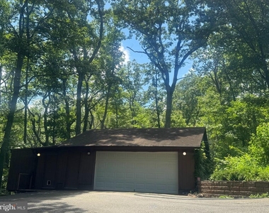 5138 Laurel Lane - Photo Thumbnail 2
