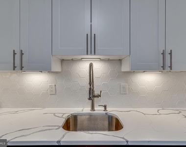 3 Groves Avenue - Photo Thumbnail 15