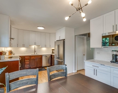 3 Groves Avenue - Photo Thumbnail 10