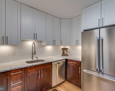 3 Groves Avenue - Photo Thumbnail 14