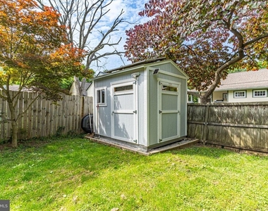 3 Groves Avenue - Photo Thumbnail 34