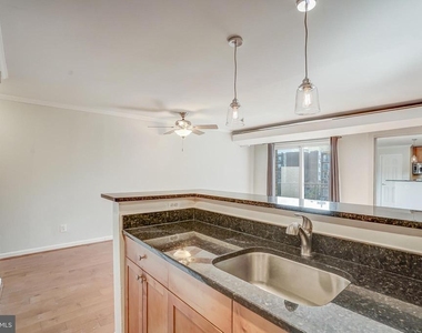 75 S Reynolds Street - Photo Thumbnail 16