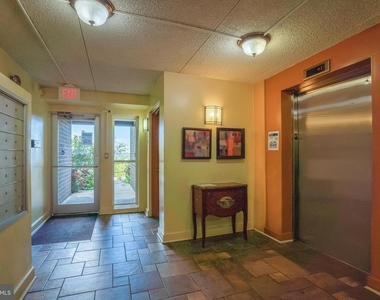 75 S Reynolds Street - Photo Thumbnail 5
