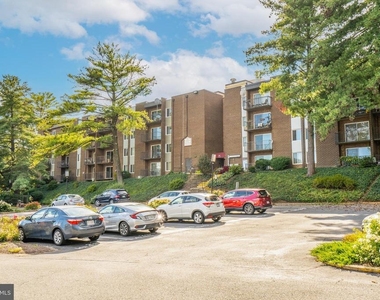 75 S Reynolds Street - Photo Thumbnail 2