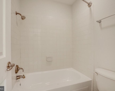75 S Reynolds Street - Photo Thumbnail 20
