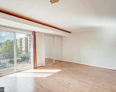 75 S Reynolds Street - Photo Thumbnail 18