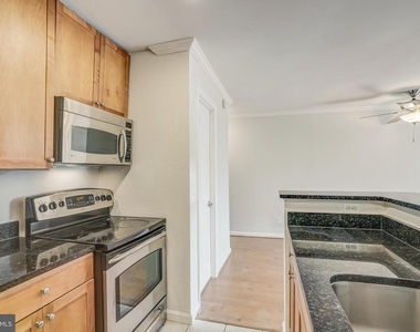 75 S Reynolds Street - Photo Thumbnail 8