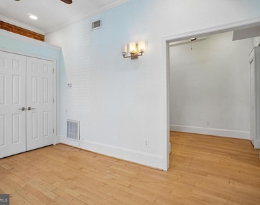 921 Cameron Street - Photo Thumbnail 4