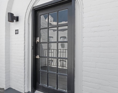 207 S Patrick Street - Photo Thumbnail 1