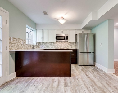 2428 S Walter Reed Drive - Photo Thumbnail 4