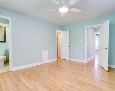 2428 S Walter Reed Drive - Photo Thumbnail 13