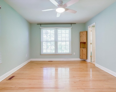2428 S Walter Reed Drive - Photo Thumbnail 12