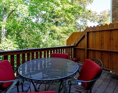 2428 S Walter Reed Drive - Photo Thumbnail 8