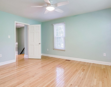 2428 S Walter Reed Drive - Photo Thumbnail 14