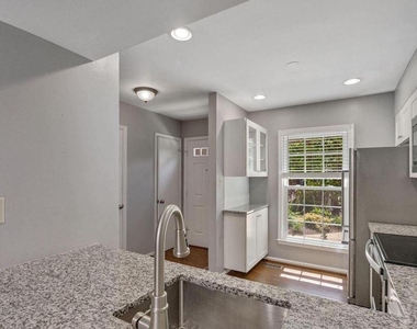 2522 S Arlington Mill Drive - Photo Thumbnail 6