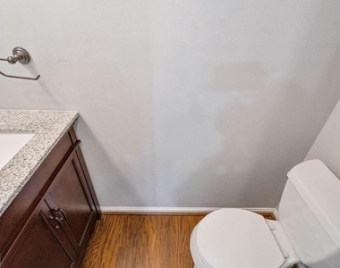2522 S Arlington Mill Drive - Photo Thumbnail 22