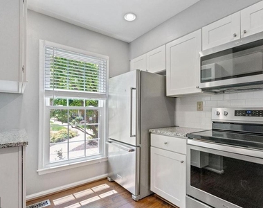 2522 S Arlington Mill Drive - Photo Thumbnail 4