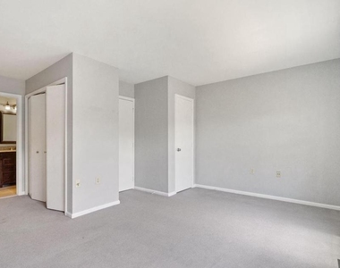 2522 S Arlington Mill Drive - Photo Thumbnail 19