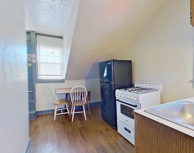 156 N Newberry Street - Photo Thumbnail 3