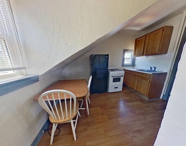 156 N Newberry Street - Photo Thumbnail 2