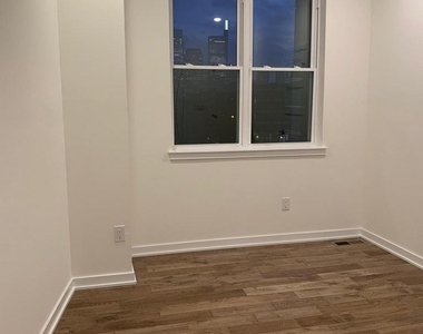 1501 Parrish Street - Photo Thumbnail 8