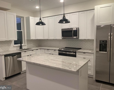 1501 Parrish Street - Photo Thumbnail 1