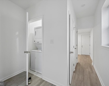 248 N Alden Street - Photo Thumbnail 6