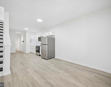 248 N Alden Street - Photo Thumbnail 3