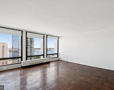 200 Locust Street - Photo Thumbnail 2