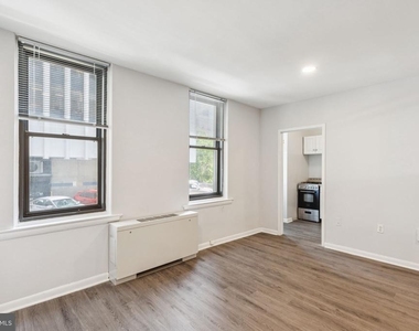 135 S 19th St - Photo Thumbnail 1