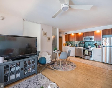 152 W Laurel Street - Photo Thumbnail 2