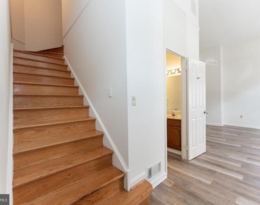 2032 Walnut Street - Photo Thumbnail 7