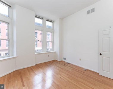 2032 Walnut Street - Photo Thumbnail 13