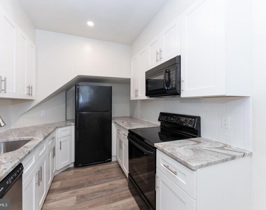 2032 Walnut Street - Photo Thumbnail 4