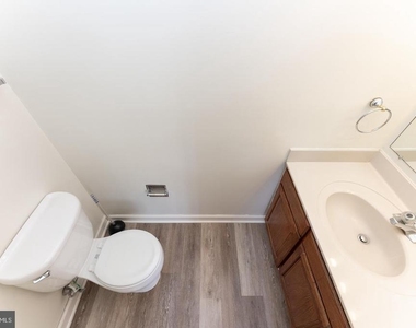 2032 Walnut Street - Photo Thumbnail 6
