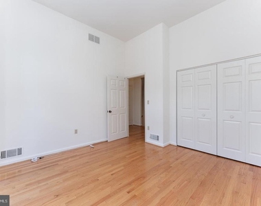2032 Walnut Street - Photo Thumbnail 14