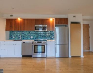 152 W Laurel Street - Photo Thumbnail 4