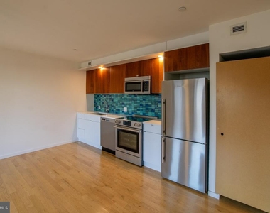 152 W Laurel Street - Photo Thumbnail 3