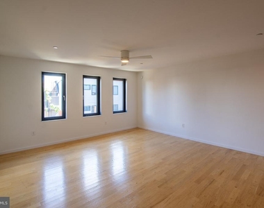 152 W Laurel Street - Photo Thumbnail 6