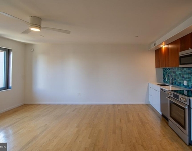 152 W Laurel Street - Photo Thumbnail 5