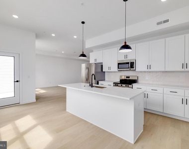 3211 Cedar Street - Photo Thumbnail 1