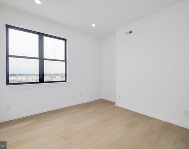 3211 Cedar Street - Photo Thumbnail 5