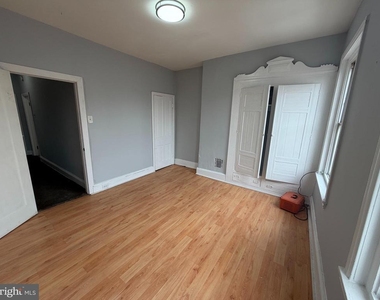 3462 N Lee Street - Photo Thumbnail 6