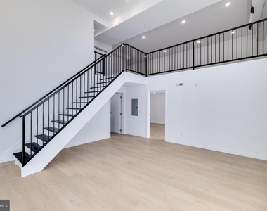 3211 Cedar Street - Photo Thumbnail 2