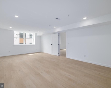 3211 Cedar Street - Photo Thumbnail 3