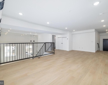 3211 Cedar Street - Photo Thumbnail 4