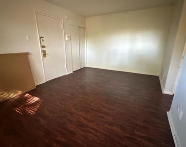 7909 Dungan Road - Photo Thumbnail 7