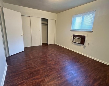 7909 Dungan Road - Photo Thumbnail 6
